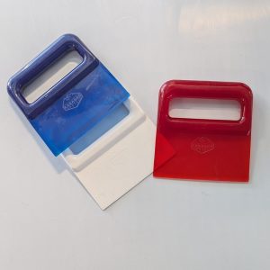 Deigskrape 123x127 mm med håndtak, plast – Turnor