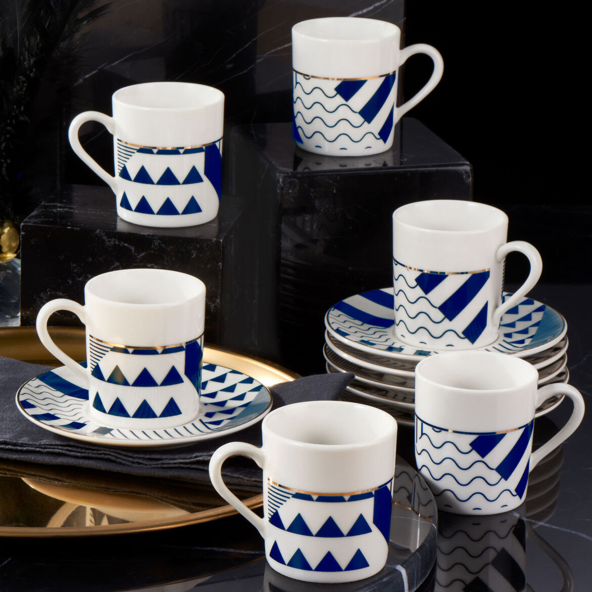 Gural Porselen Camelia Mørkeblå 62501 tyrkisk kaffekopp sett (6 personer) Gural Porselen Camelia Mørkeblå 62501 tyrkisk kaffekopp sett (6 personer)